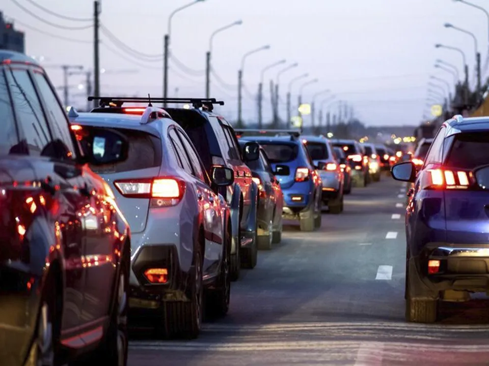 «Отнимают драгоценные часы жизни»: почему на самом деле пробки нас так раздражают