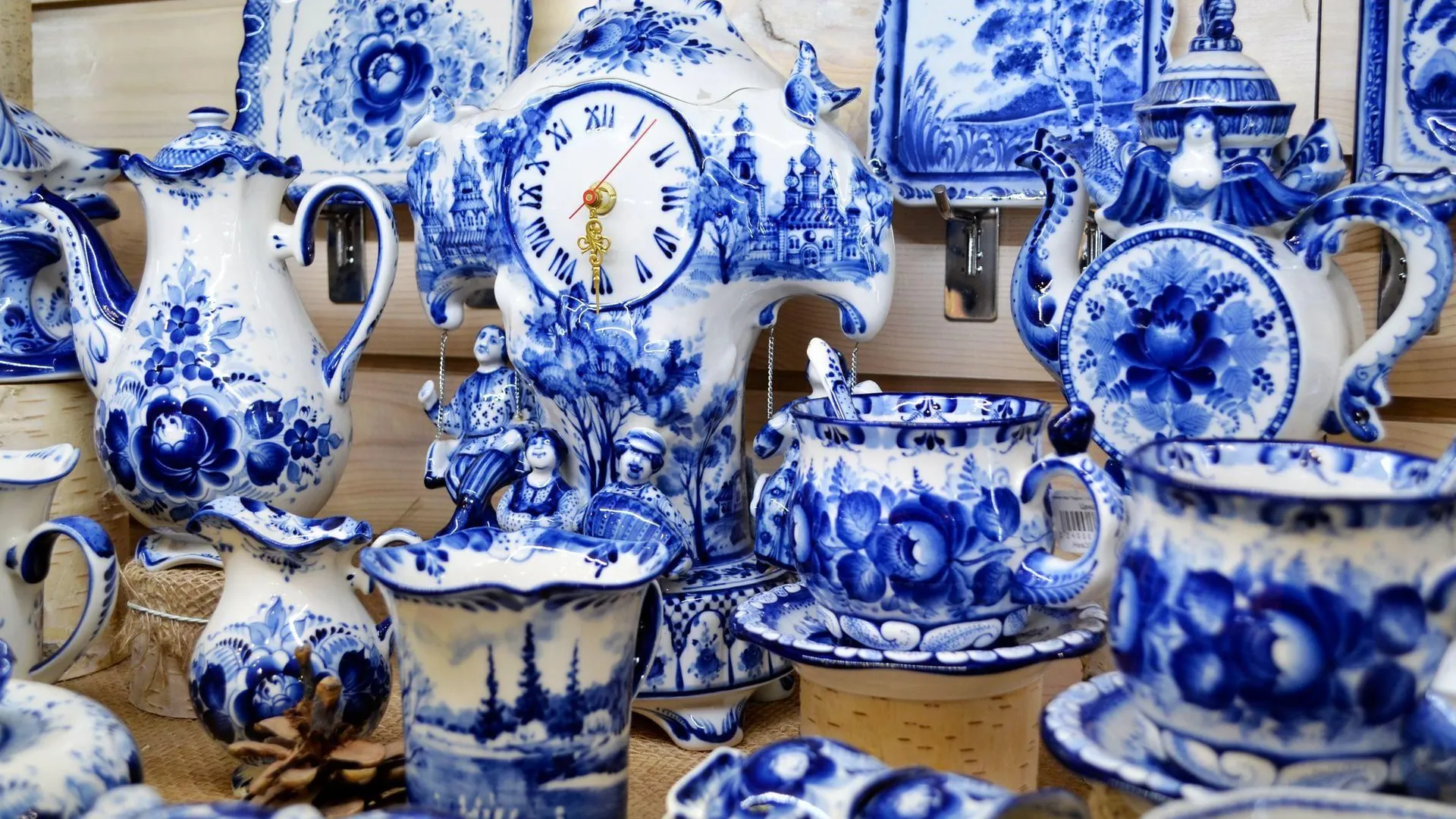 Фото: производство «Гжель»