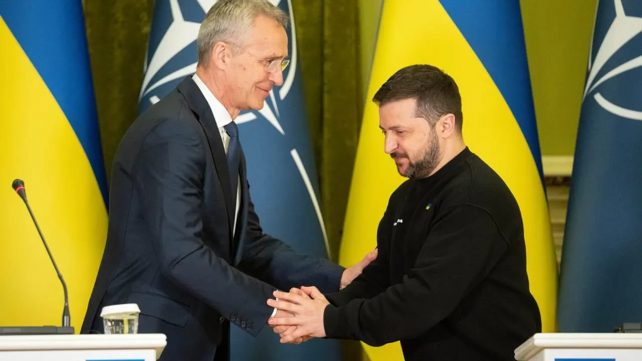 Генсек НАТО Йенс Столтенберг и Владимир Зеленский