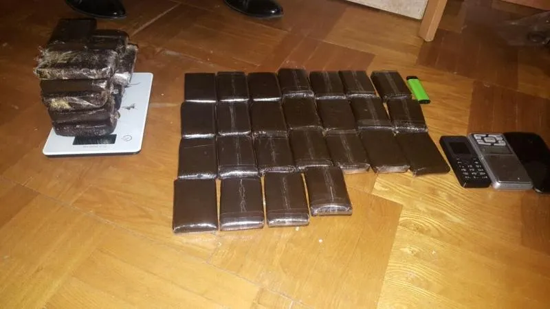 Четыре с половиной кило гашиша нашли у приезжего в Ясенево