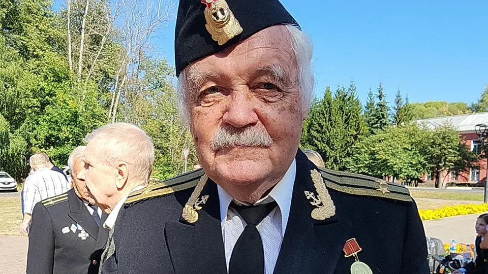Фото: REGIONS/Нина Басистая. На фото: поэт, ветеран подводного флота Игорь Жидков
