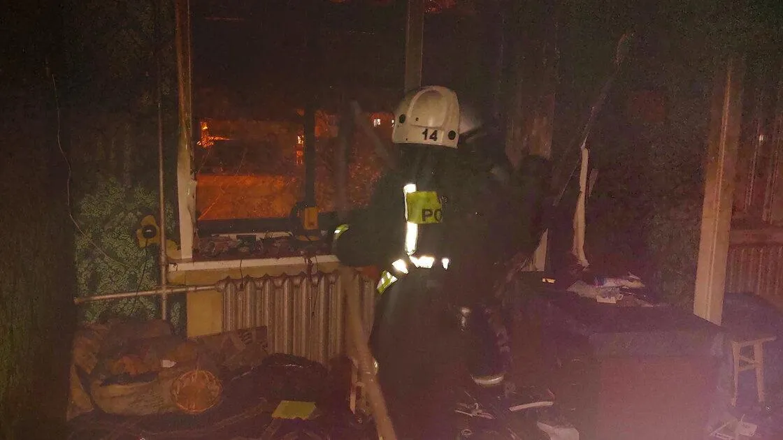 Пожар произошел в квартире многоэтажного дома в Химках, пострадал один человек