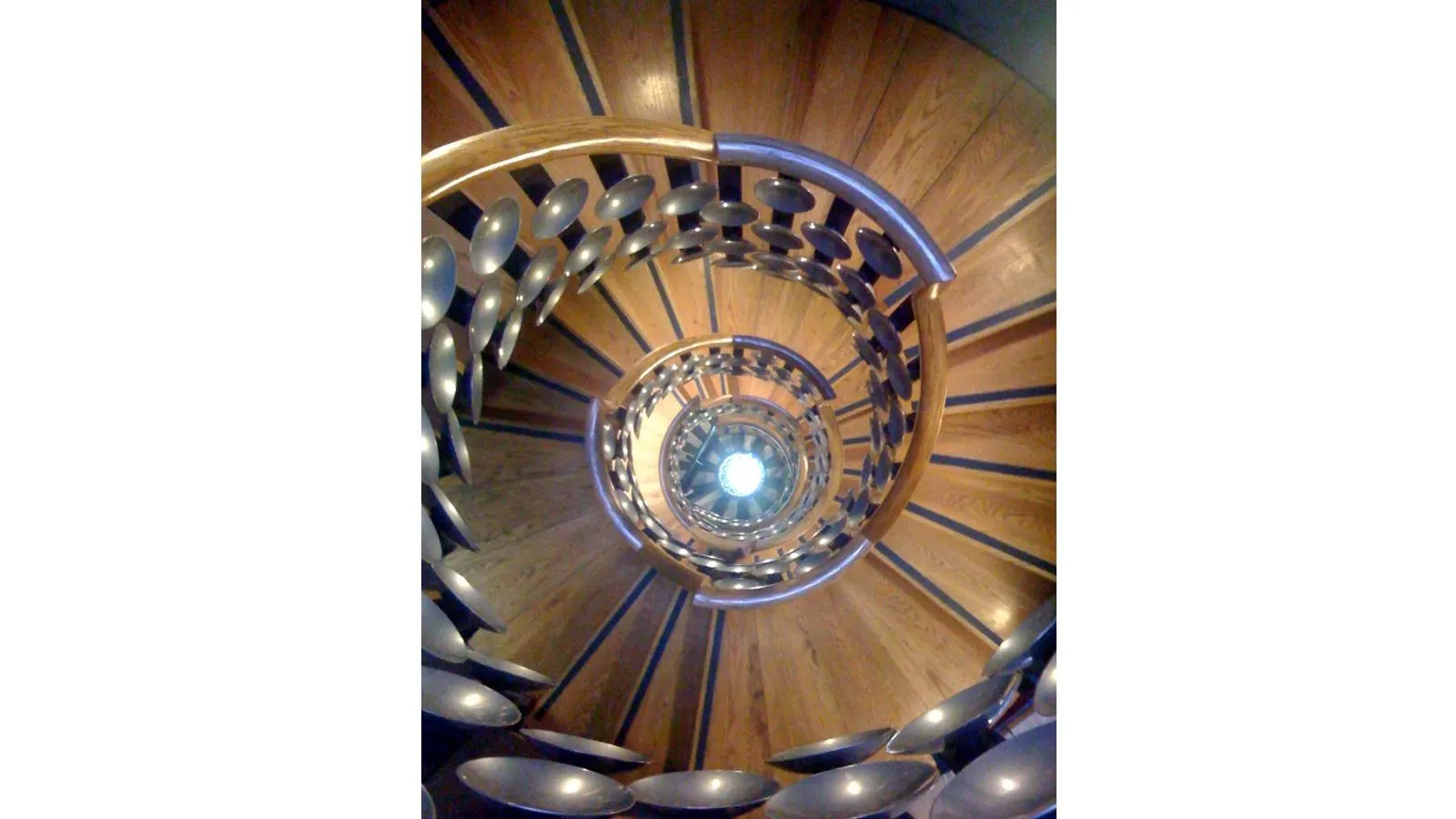 Лестница в здании «Волшебного круга», которая появляется во всех «Иллюзиях обмана». Chris Mear