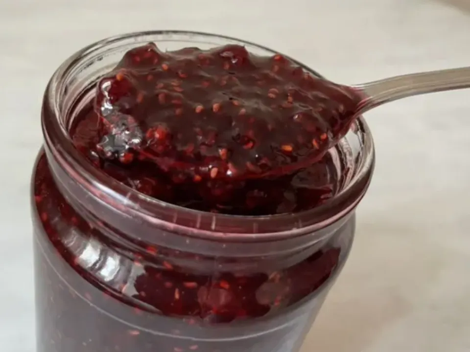 Фото: городская доска объявлений