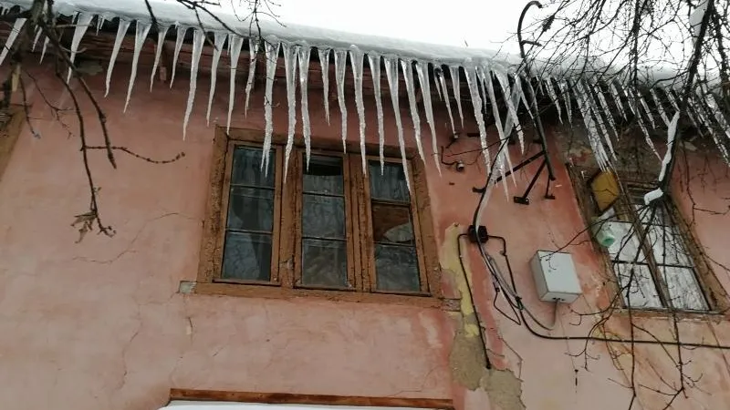 УК в Щелково оштрафовали за не сбитые вовремя сосульки