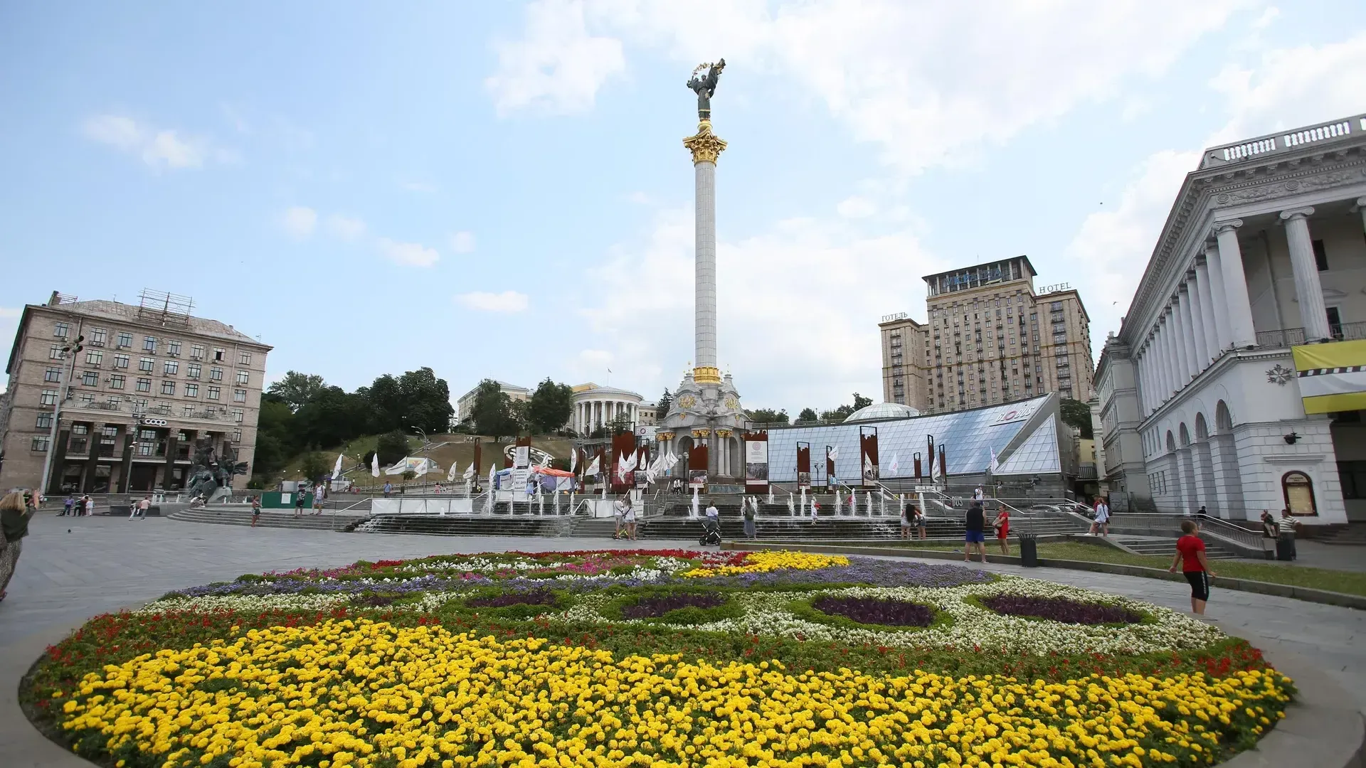 Медведев назвал Майдан в Киеве будущей площадью России