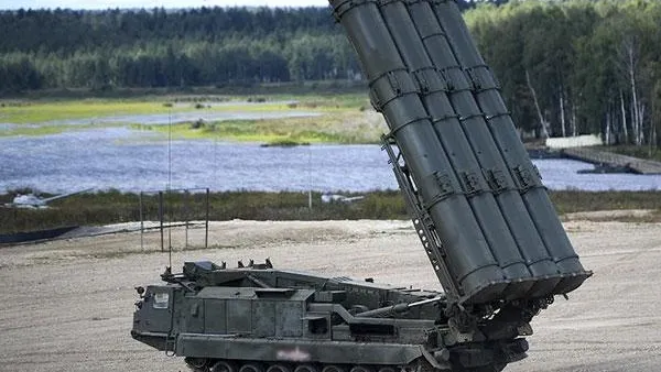 Арктику и Дальний Восток усилят сверхдальнобойными зенитными комплексами