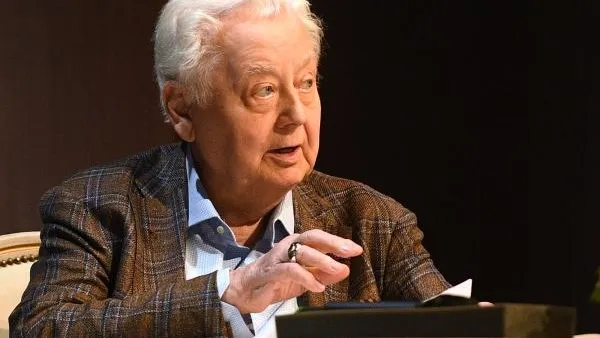 Табаков отверг обвинения в махинациях