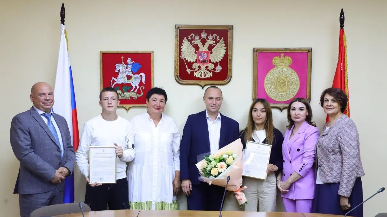 В Воскресенске вручили еще два жилищных сертификата