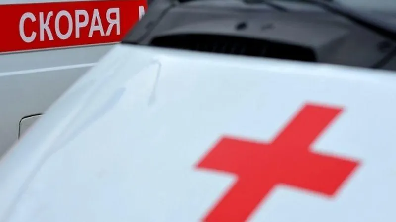 Женщина и двое детей пострадали от упавшего с крыши снега в Бронницах