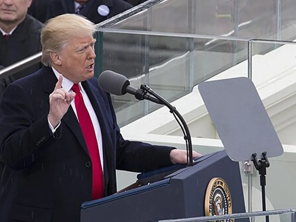 Усугубит ситуацию: Трамп планирует ввести новые санкции против России