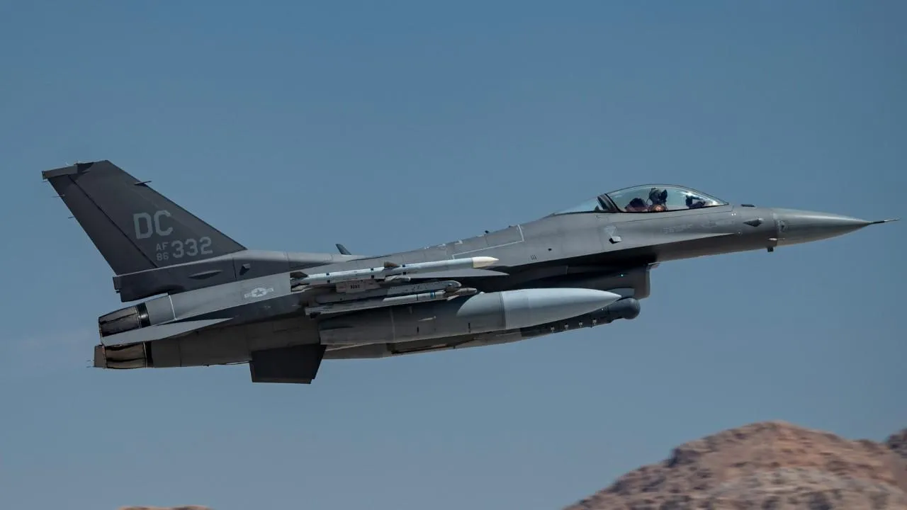 СМИ: поставка Киеву истребителей F-16 не усилит ВСУ в зоне конфликта