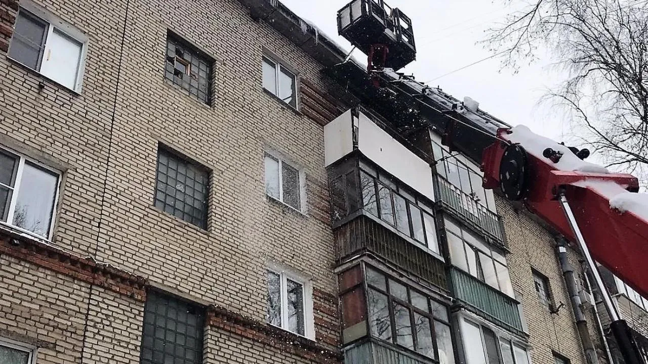 Более 17 тысяч крыш проверили на наличие сосулек и наледи в Подмосковье