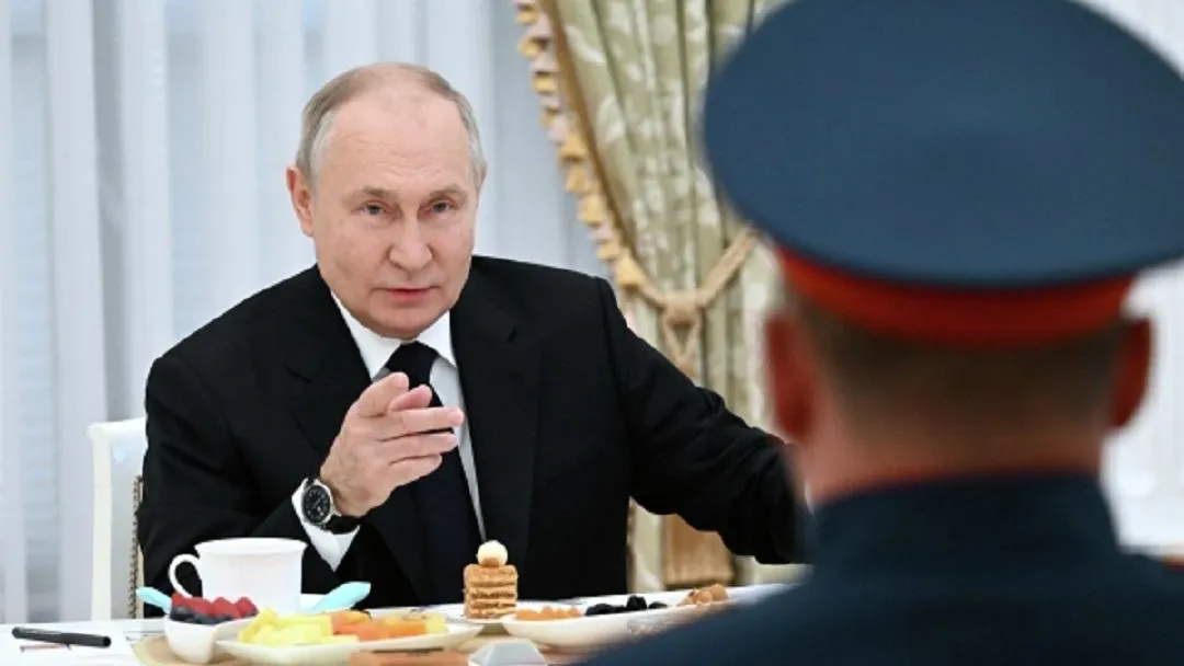 Путин пожелал скорейшего выздоровления участнику героического боя под Урожайным