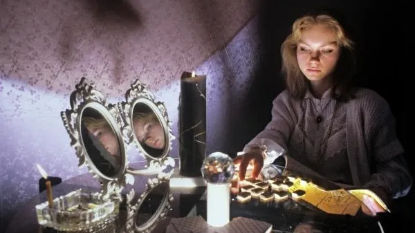 Эксперты объяснили, почему россияне пользуются услугами колдунов