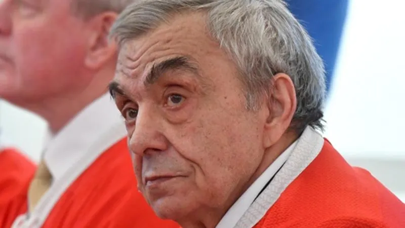 Умер легендарный советский хоккеист Евгений Зимин