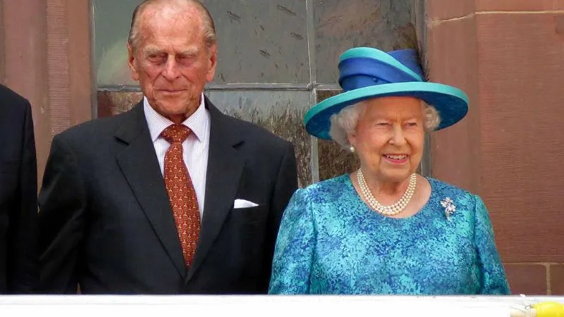 Мужа королевы Елизаветы II госпитализировали