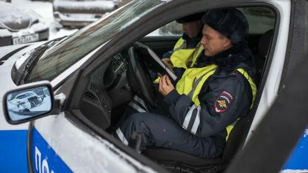 Водитель, нарушивший ПДД, врезался в патрульную машину в Мытищах 