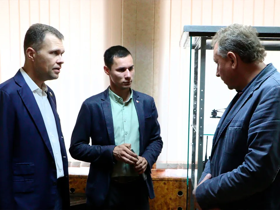 Депутат Госдумы Никита Чаплин, руководитель зарайского отделения Ассоциации ветеранов СВО Михаил Минаев и глава м.о. Зарайск Виктор Петрущенко