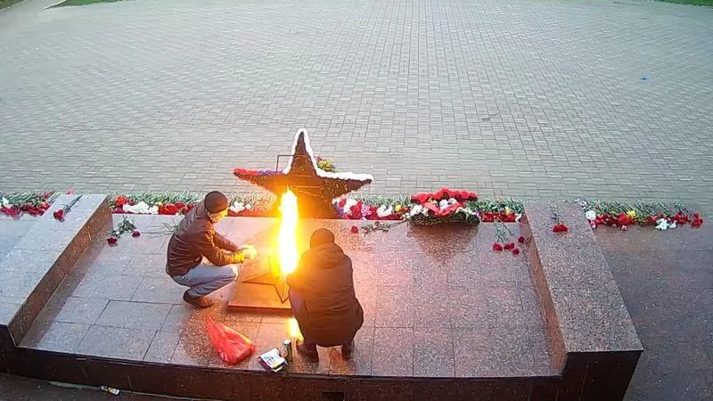 Мужчин, которые выпивали у Вечного огня, задержали в Можайске