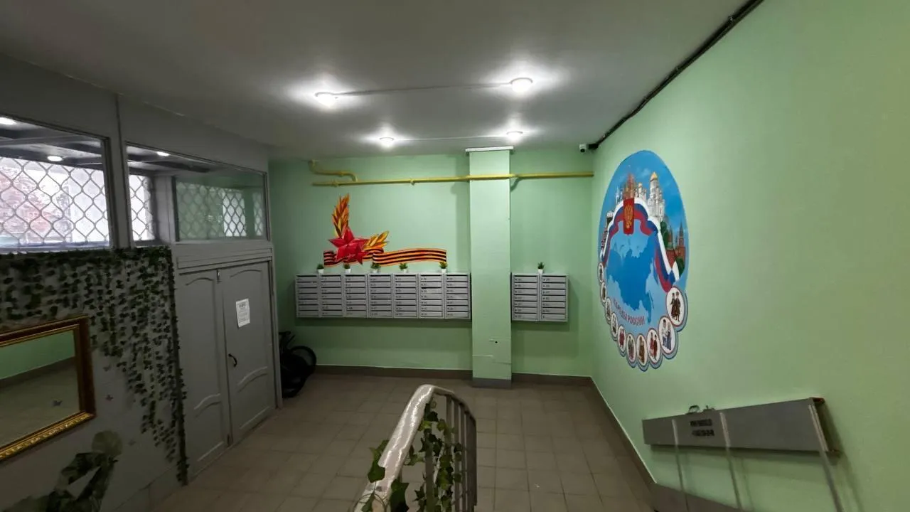 Подъезд в Пушкино с уникальным панно борется за звание «Лучший подъезд Подмосковья»