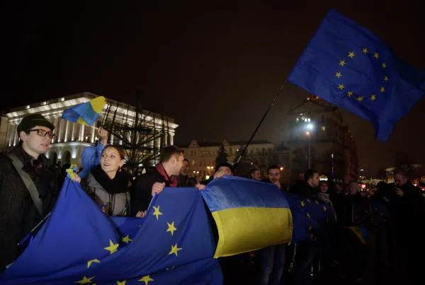 Представители оппозиции на митинге за вступление Украины в Евросоюз в Киеве. Макс Левин