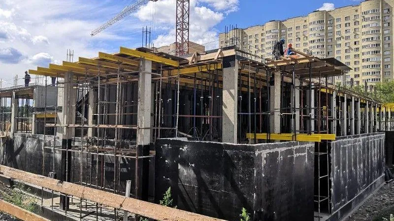 Строители приступили к устройству второго этажа здания детского сада в Королеве
