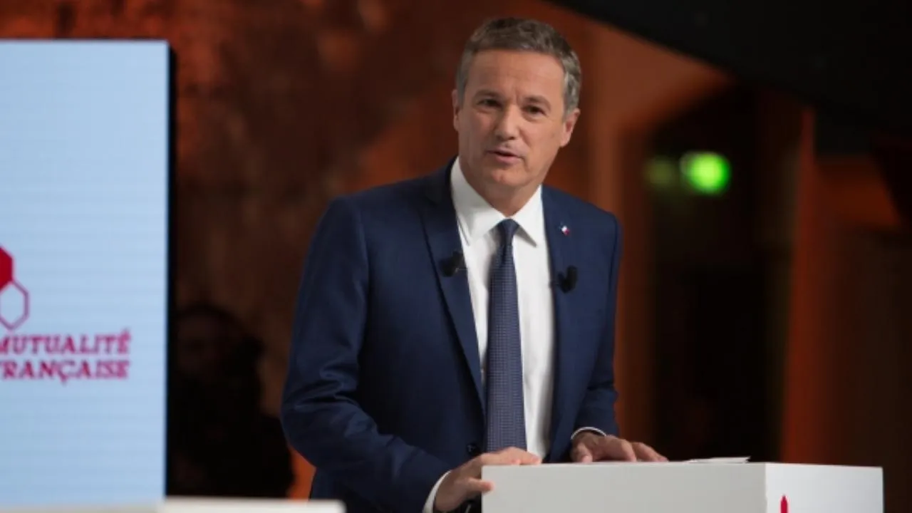 Французский депутат Дюпон-Эньян назвал варварством применение кассетных боеприпасов на Украине