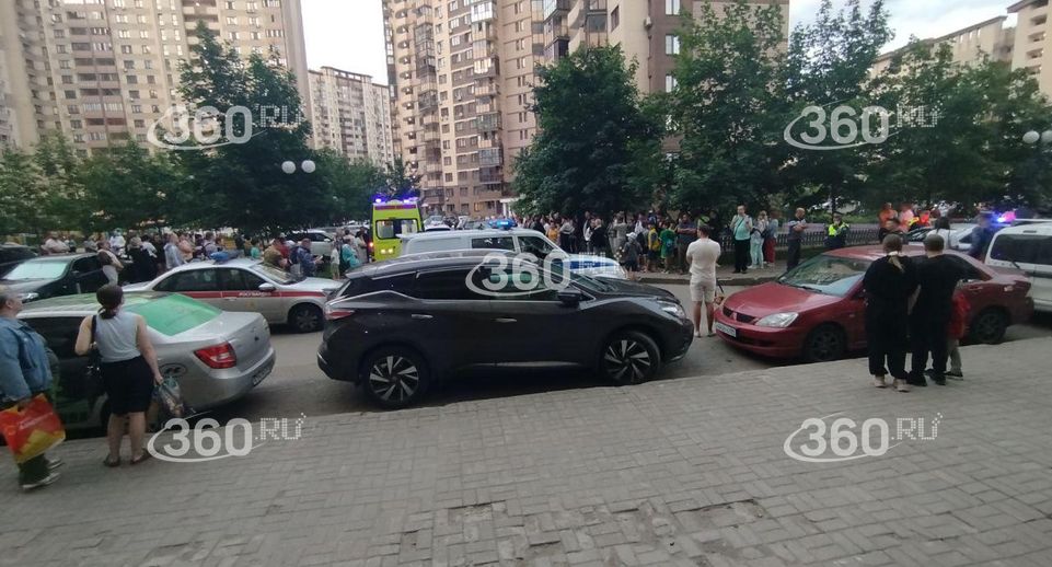 МВД: водитель иномарки насмерть сбил восьмилетнего мальчика во дворе дома в Одинцово