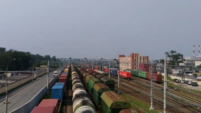 В Петербурге пенсионерка с окровавленными руками попросила помощи у железнодорожника