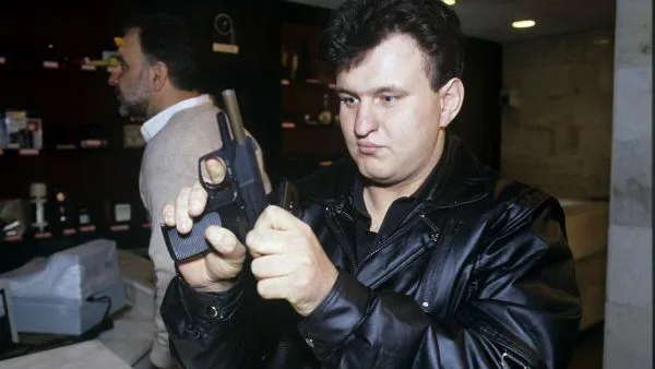 Пьяный пассажир московского метро выстрелил в лица сотрудникам безопасности