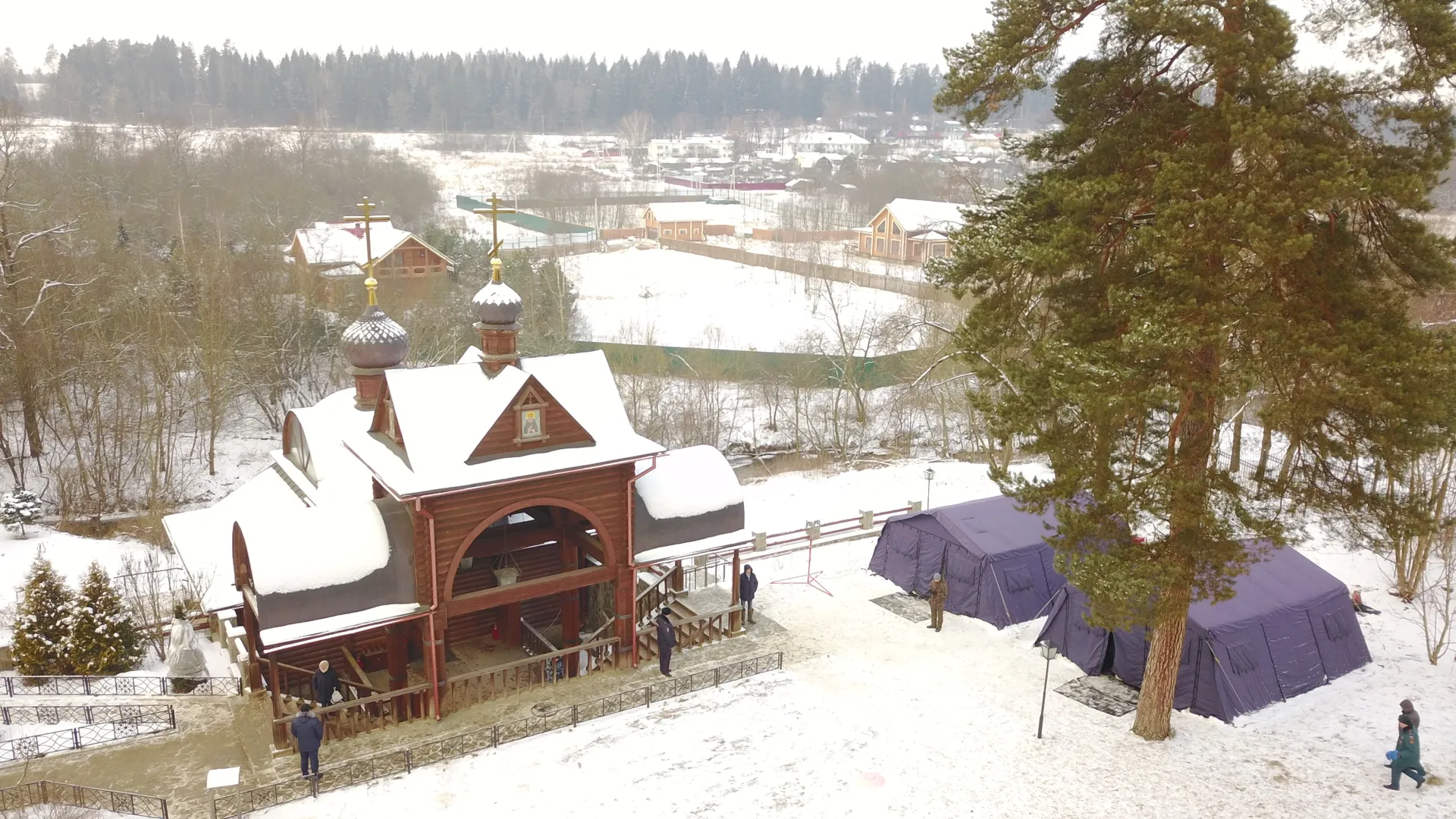 Сказочная логистика: спецтехника пробила дорогу к волшебной купели в Егорьевских лесах