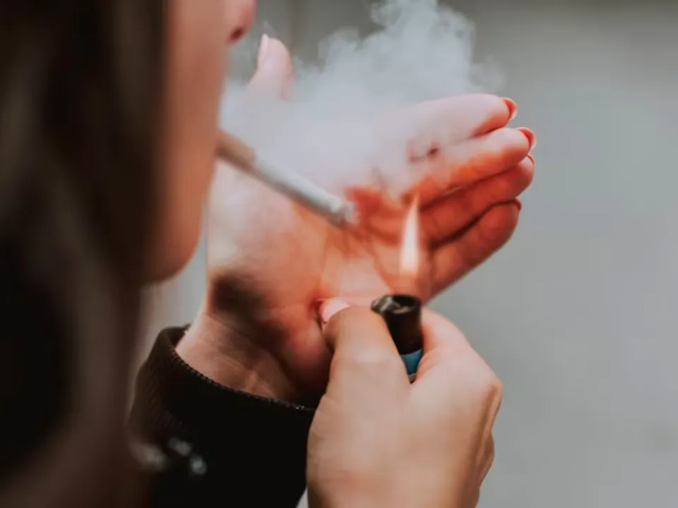 «Как отстойники»: в Госдуме жестко раскритиковали курилки в российских аэропортах