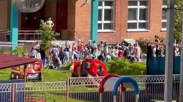 Громкая музыка из детского сада  взбодрила жителей Домодедово