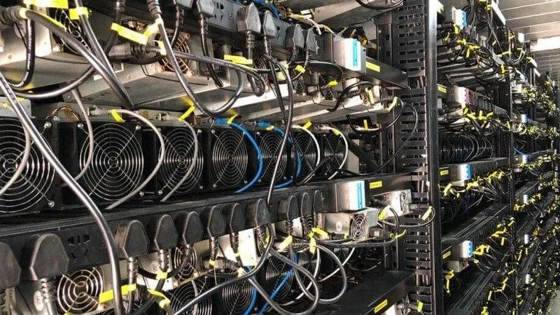 Подпольную майнинговую ферму выявили в Подмосковье