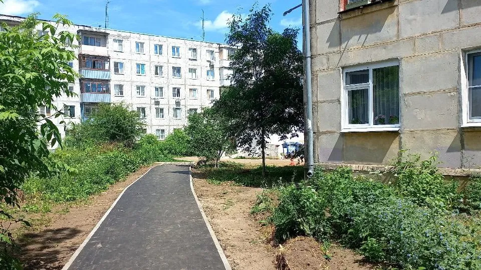 Фото: REGIONS/Олег Книжник. На фото: «народная тропа» в поселке Машиностроитель
