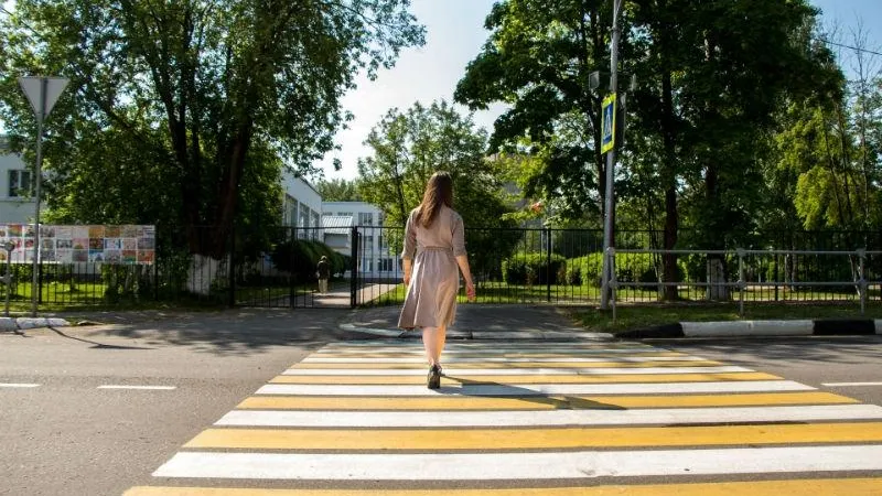 Сотню пешеходных переходов обновят в Солнечногорске за лето