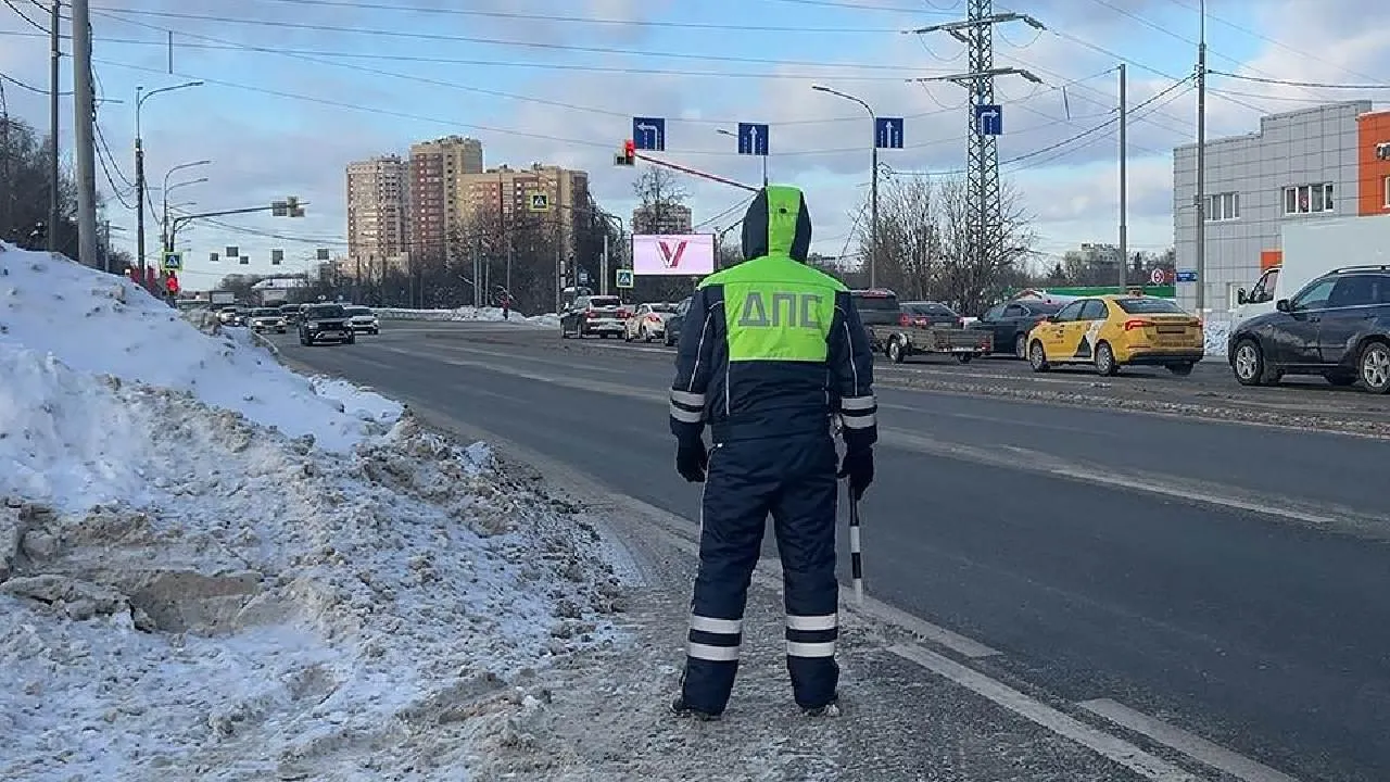 МВД: съехавший на автомобиле по лестнице водитель из Петрозаводска еще не найден