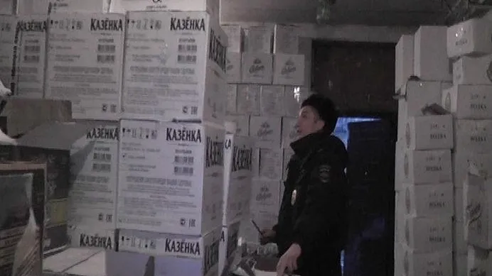 Поддельный алкоголь стоимостью более 8 млн руб изъяли со склада в Солнечногорском районе