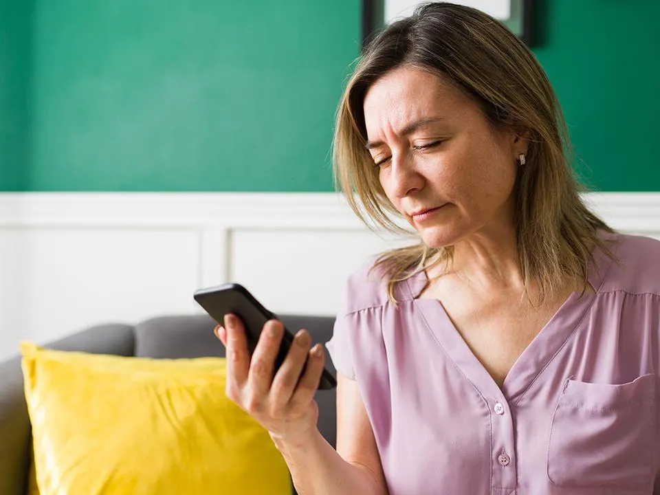 Банки исчезли с экранов телефонов: почему отключение маркировки звонков играет на руку мошенникам