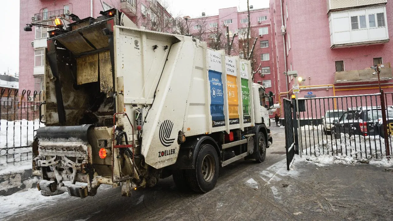 Российские регионы закупят 2,2 тысячи мусоровозов до 2028 года