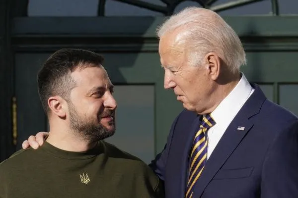 Президент Украины Владимир Зеленский и президент США Джо Байден (справа) во время встречи в Белом доме, 21 декабря 2022 года