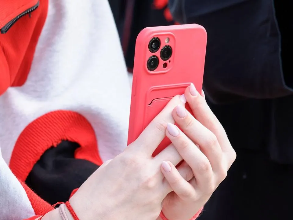 Apple удаляет ICEBlock: Минюст США и секреты слежки за пользователями смартфонов — правда или заговор