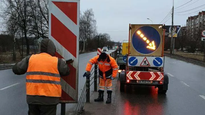 В Подмосковье провели ремонт дорожных ограждений