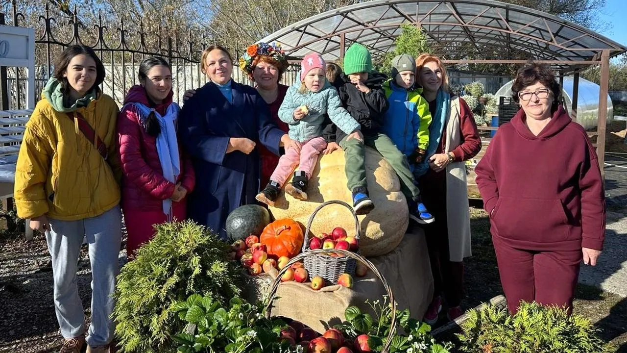 Погончиковы делятся своим урожаем