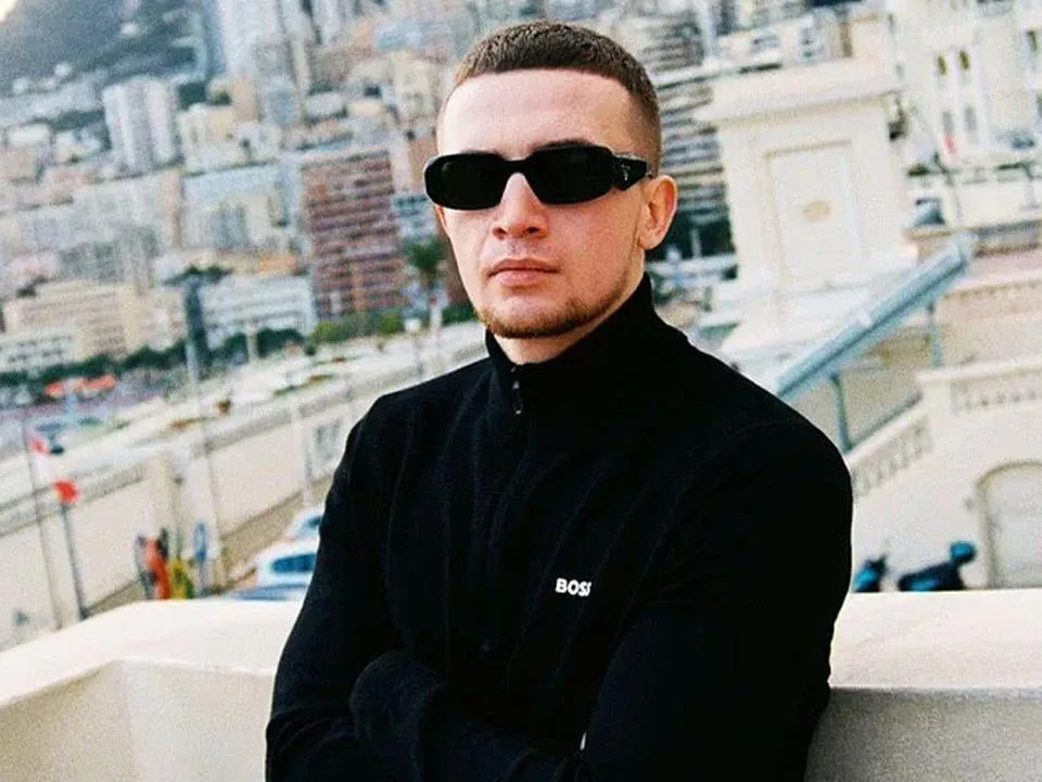 Рэпер ICEGERGERT крикнул «Жизнь ворам!» на концерте в Москве — теперь ему грозит тюрьма