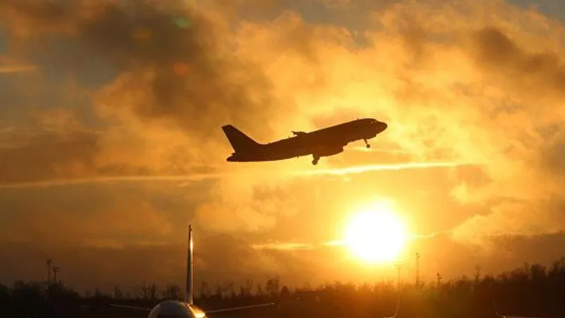 В Ханты-Мансийске пассажирский Boeing 777 готовится к экстренной посадке