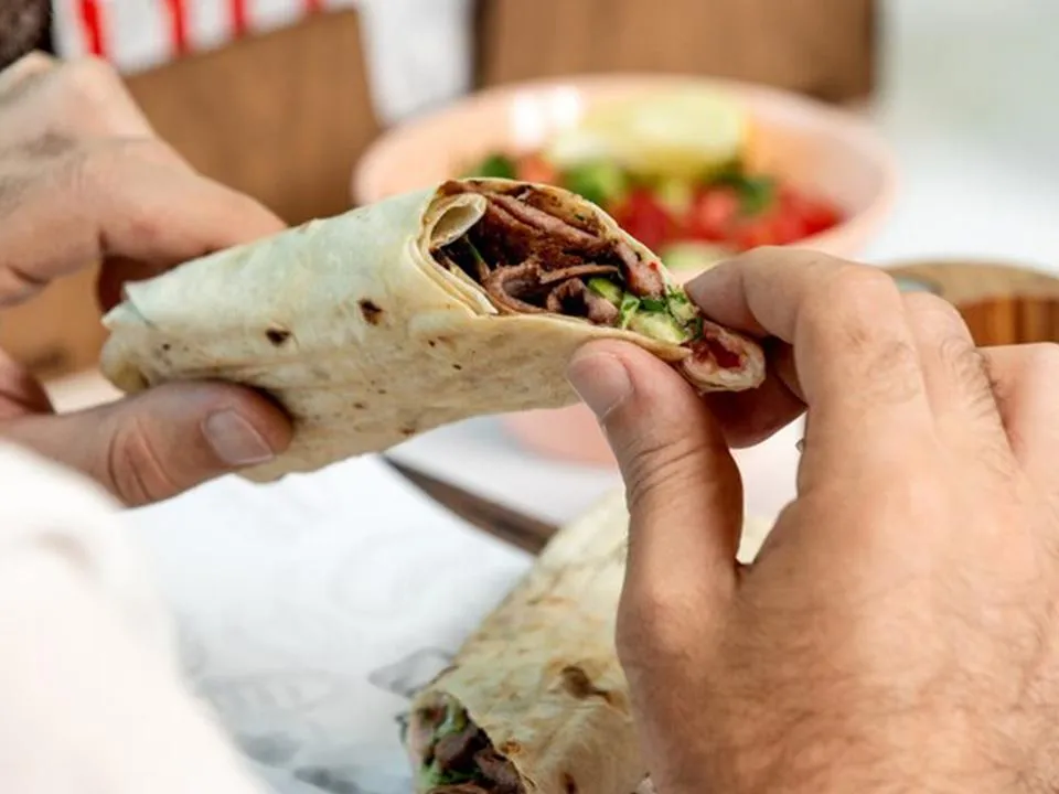 «Может показаться, что это диверсия»: выяснилось, почему мы так часто слышим о массовых отравлениях россиян