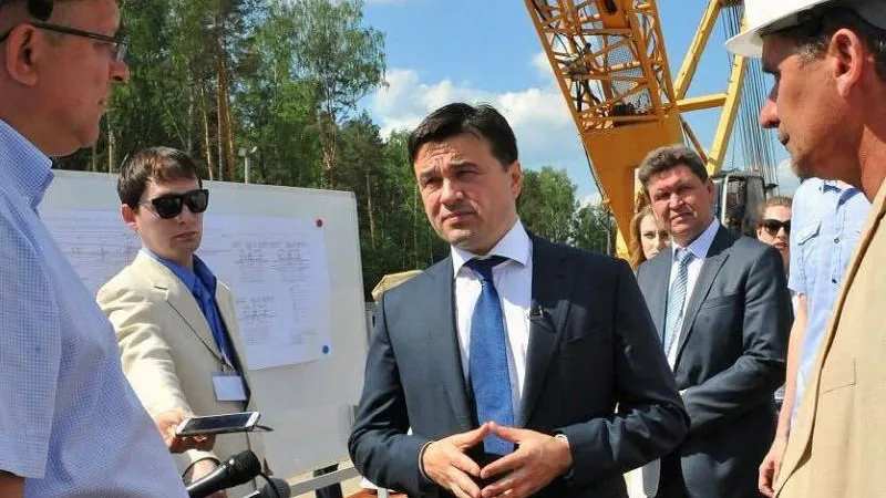Пятьдесят дорожных ям должны устранять в каждом населенном пункте МО еженедельно – Воробьев
