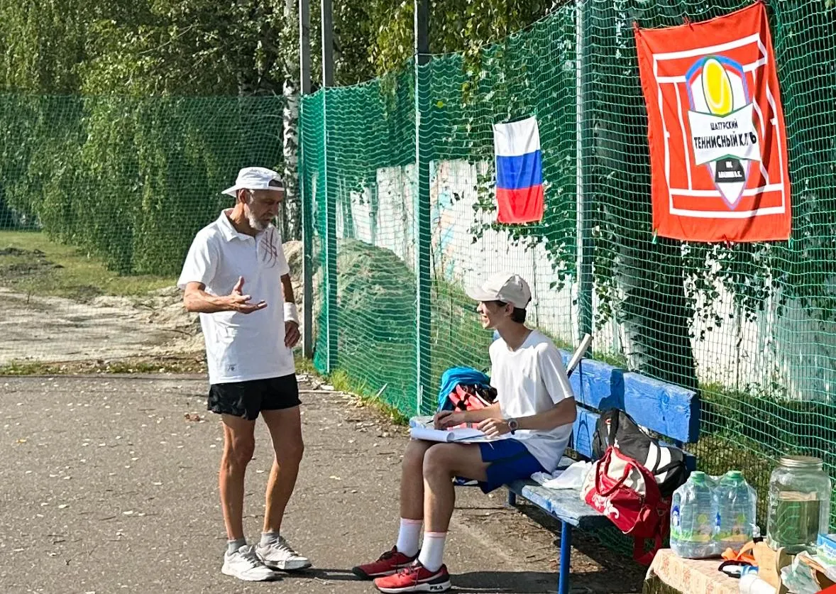 Валерий Павлович дает ценные советы по организации турниров